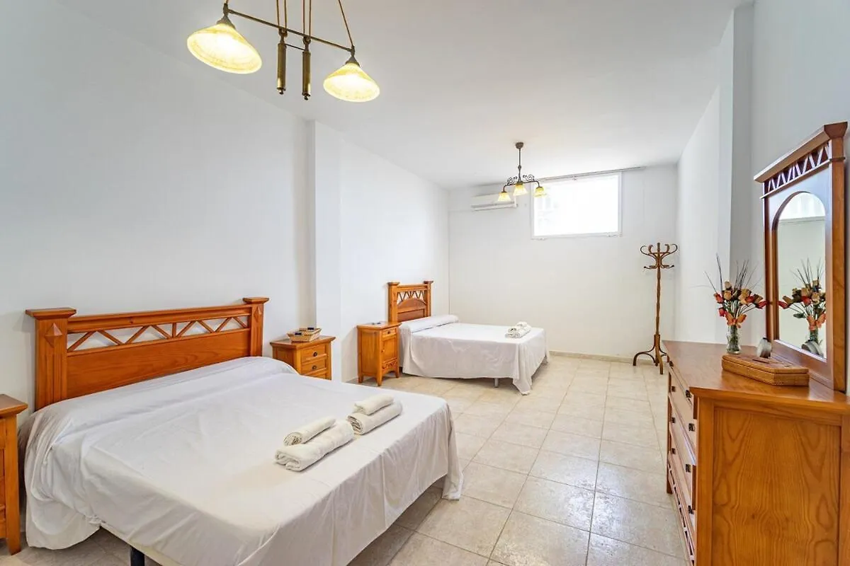 Апартаменты Beachhouse With Pool, Parking & Stunning Sea Views Мохакар